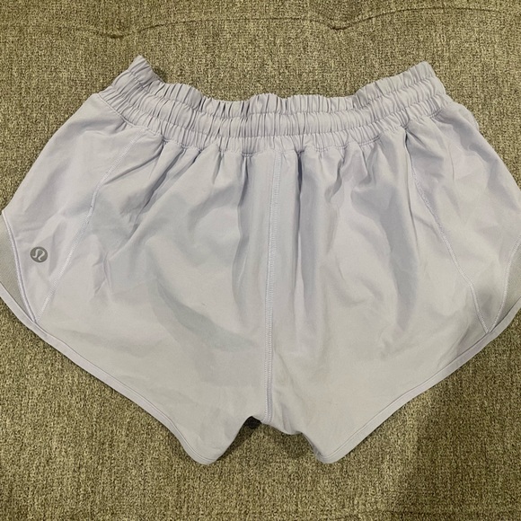 lululemon athletica Pants - Lululemon hotty hot shorts low rise 2.5 in size 4 pastel blue
